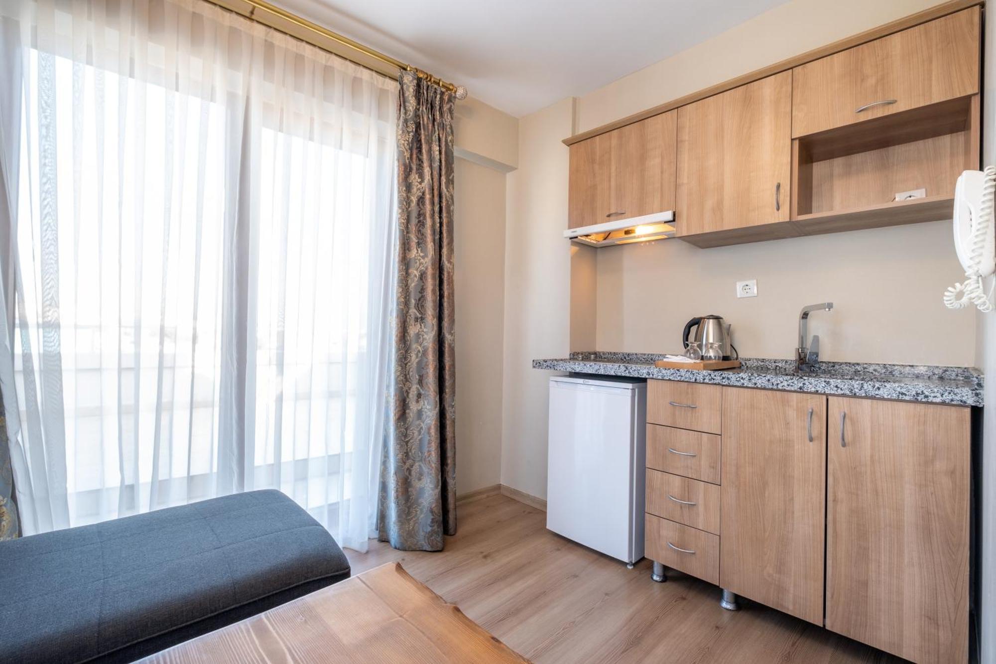 Lavin & Otel